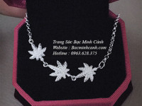 Xu hướng đeo lắc tay bạc nữ mùa hè 2017