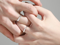 Mua nhẫn đôi bạc đẹp – Các cặp đôi cần lưu ý gì?