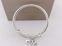 Khi nào nên đeo vòng bạc cho trẻ sơ sinh