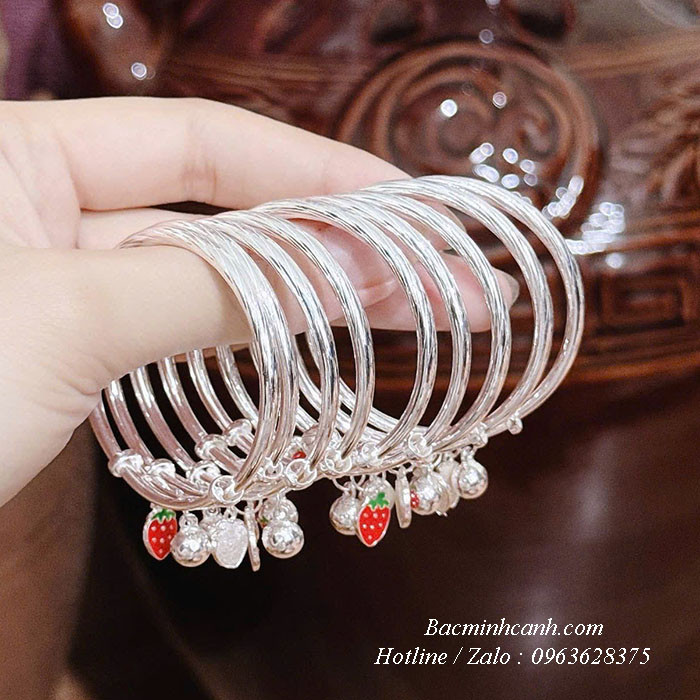 Vòng bạc dâu tây sơn màu cho bé gái TE296 vong-bac-dau-tay-son-mau-cho-be-gai-te296-1