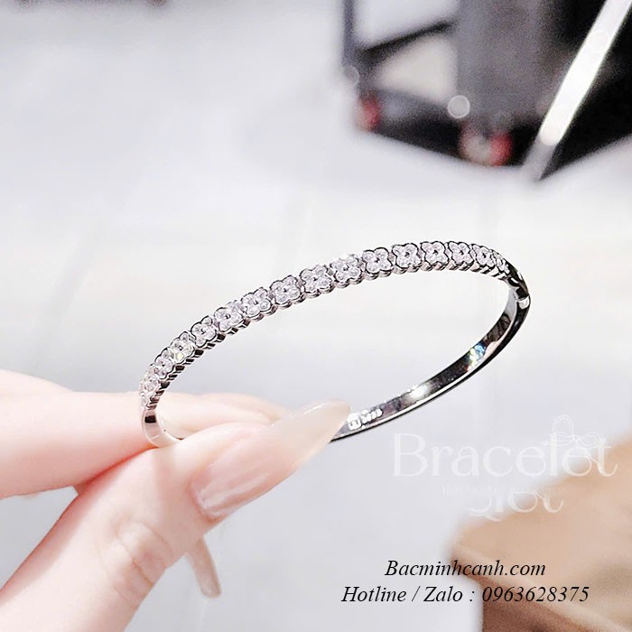 Vòng tay bạc hoạ tiết hoa đính đá LTNU115