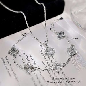 bo-trang-suc-bac-nu-co-4-la-vca-bts138-1-300x300  