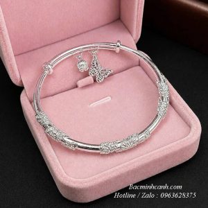 vong-tay-kieng-bac-gan-charm-ho-diep-lien-hoa-300x300  