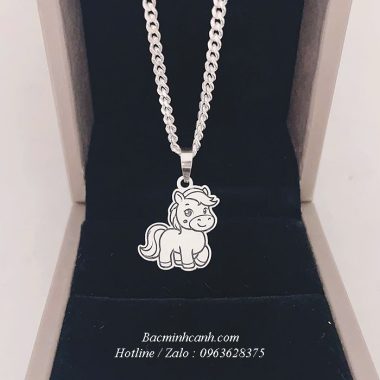 day-chuyen-vong-co-bac-hinh-con-ngua-khac-ten-cho-be-te480-2-380x380  