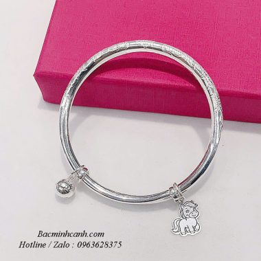 kieng-tay-chan-bac-hinh-con-ngua-cho-be-yeu-te479-4-380x380  